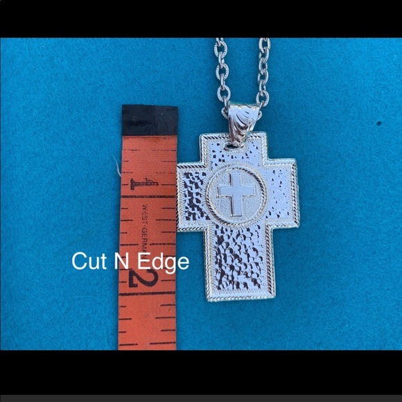 Montana Silversmith Hammered Cross Necklace - Picture 5 of 6